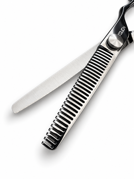DENTATA PRO CUT, dettaglio della sfoltitrice a 30 denti per capelli densi - Forbici TOUCH