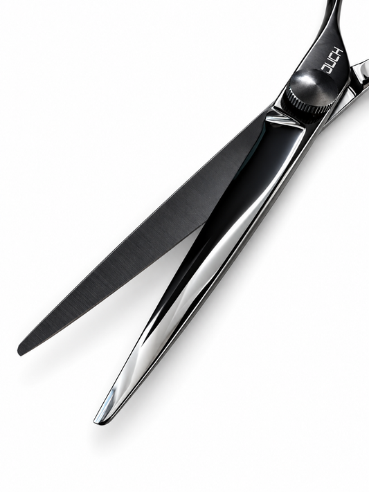 TK Master, dettaglio della lama molto piatta per blunt cut e geometrie - Forbici TOUCH
