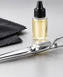 Forbici da parrucchiere TOUCH con olio lubrificante e panno per la manutenzione